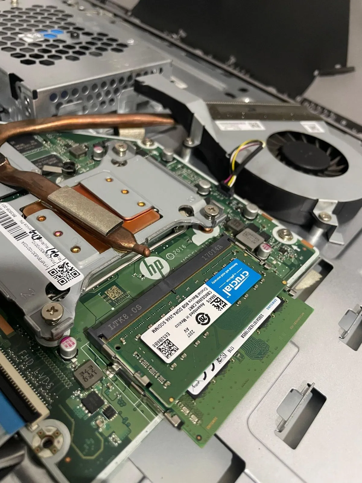 Ampliación de memoria: Mejora de RAM en equipo todo en uno. Trabajo de Elite Tech en el Caquetá.